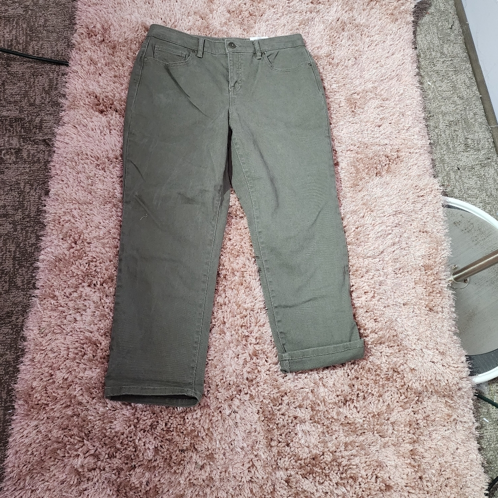 style & co green grey curvy mid rise capri size 8